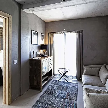 Surfers Peniche פרל