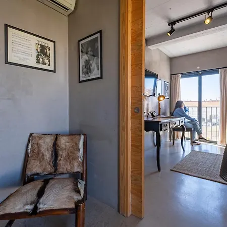 Surfers Peniche Отель 4*