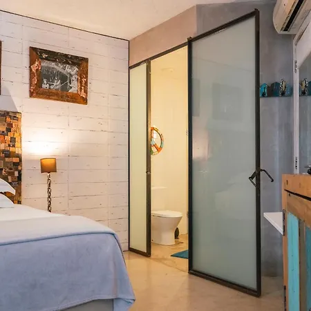 Отель Surfers Peniche 4*