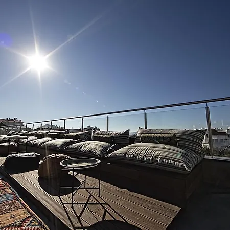 Surfers Peniche Hotell