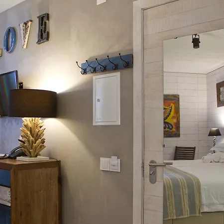 Surfers Peniche Hotell Ferrel (Leiria)