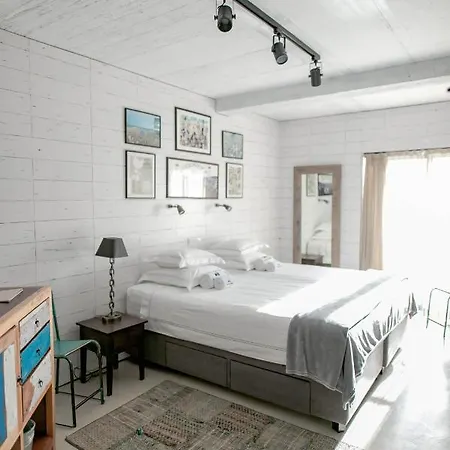 Surfers Peniche 4* פרל