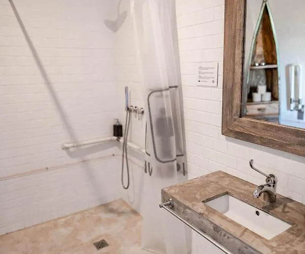 Hotel Surfers Peniche 4*