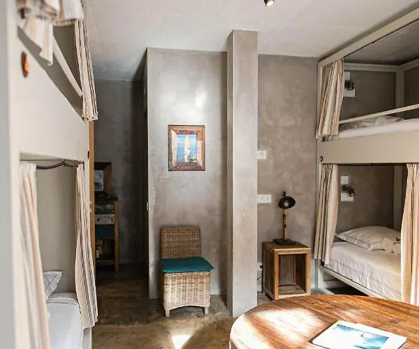 Surfers Peniche Hotel